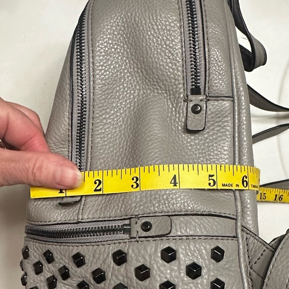 Michael Kors Rhea, elephant gray backpack bag with gunmetal zippers - Picture 11 of 14